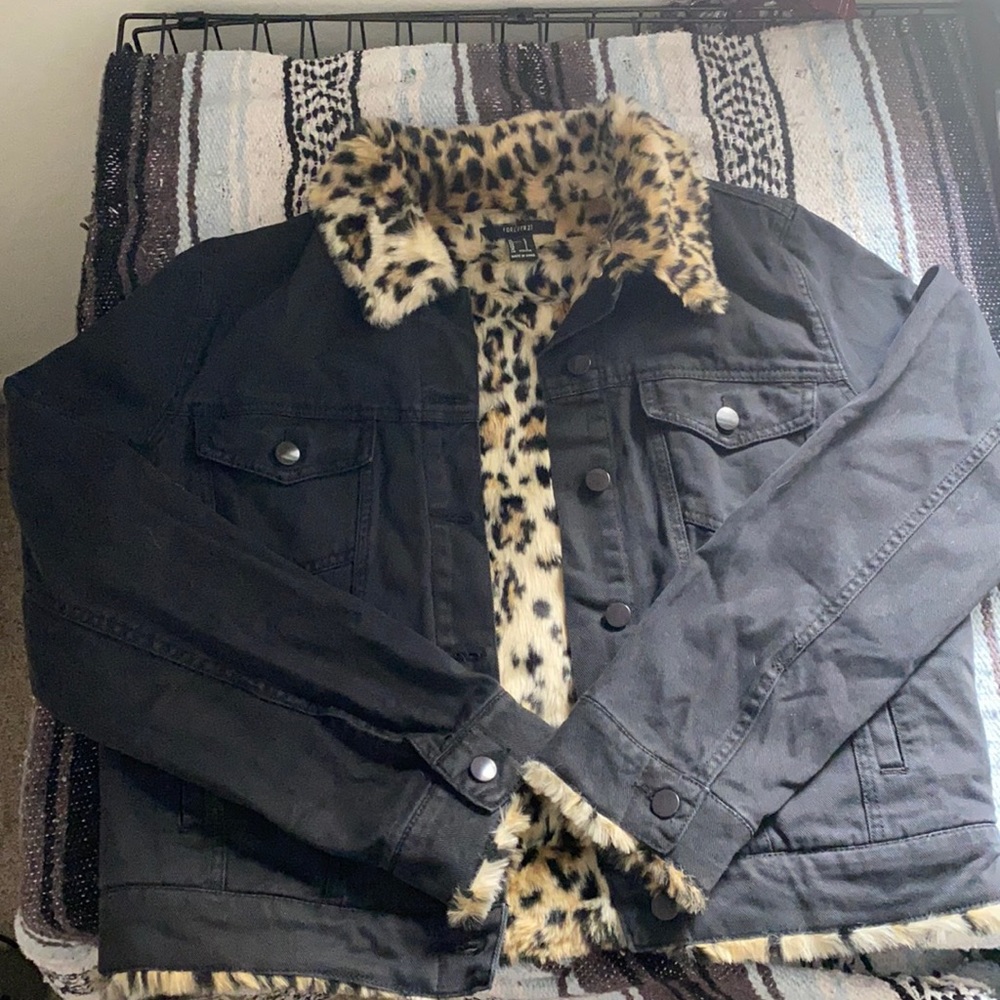 Forever 21 Black denim jacket leopard lining